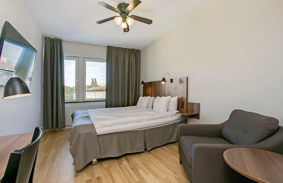 First Hotel Brommaplan-1